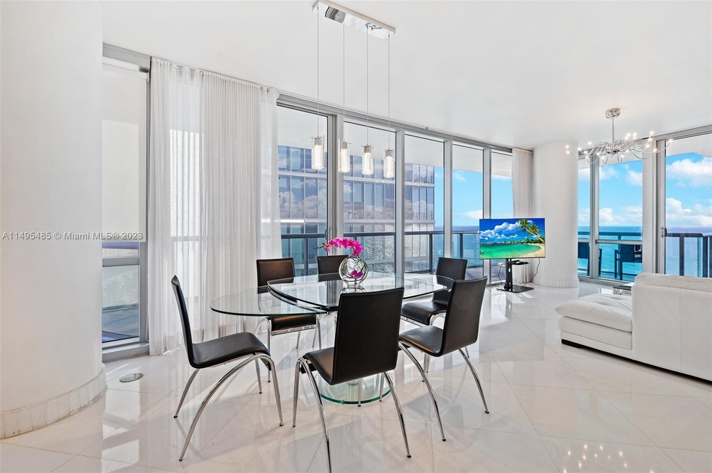 17121 Collins Ave - Photo 6