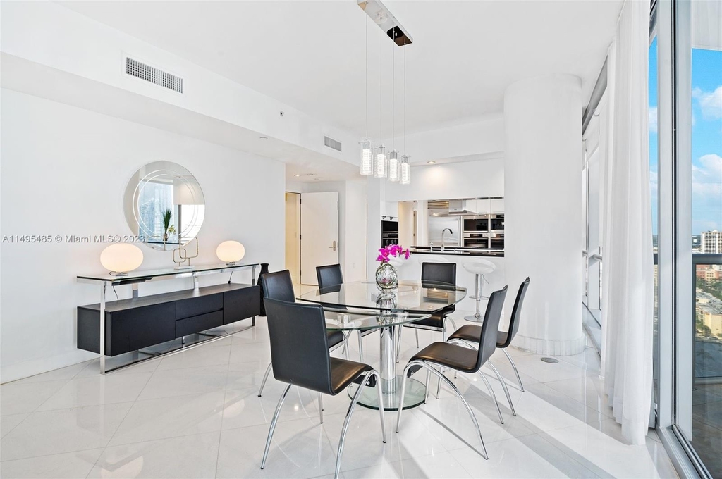 17121 Collins Ave - Photo 5