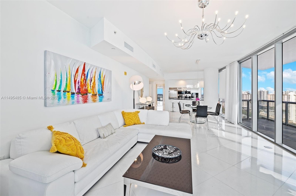 17121 Collins Ave - Photo 2
