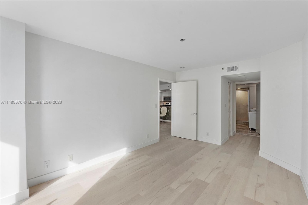 8911 Collins Ave - Photo 21