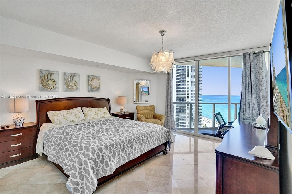 16699 Collins Ave - Photo 14