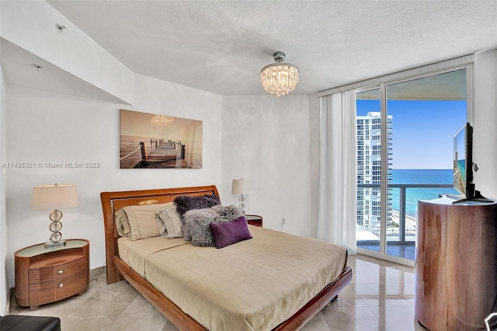 16699 Collins Ave - Photo 19