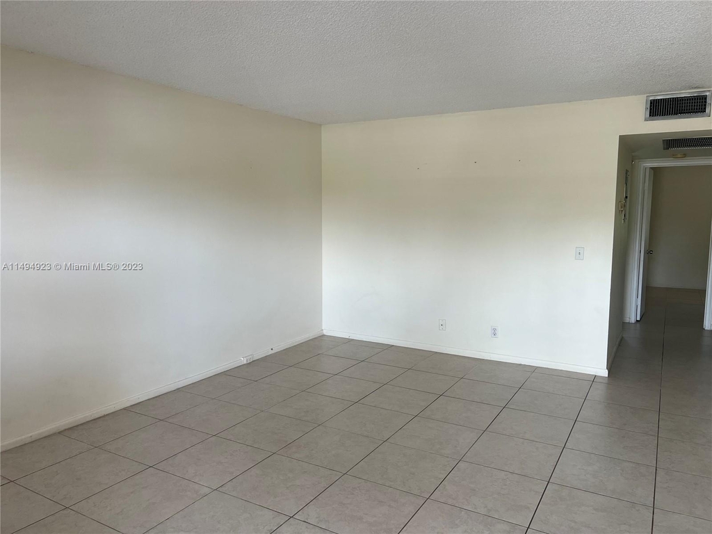 800 Sw 131st Ave - Photo 1