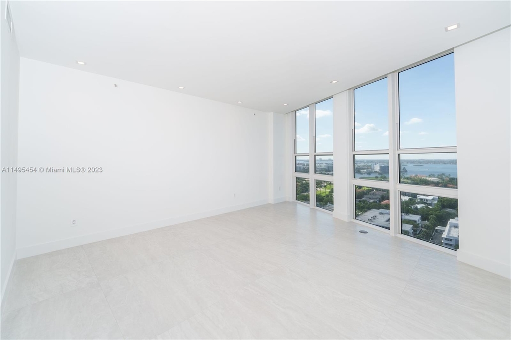 10225 Collins Ave - Photo 7