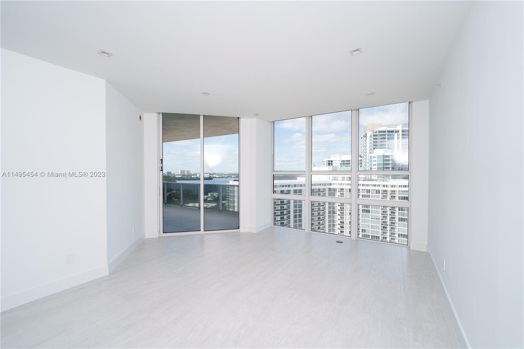 10225 Collins Ave - Photo 14