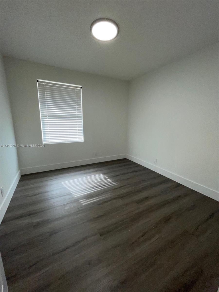 12220 Sw 203 St - Photo 12