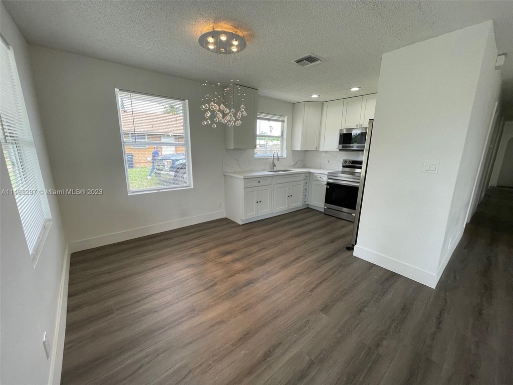 12220 Sw 203 St - Photo 6