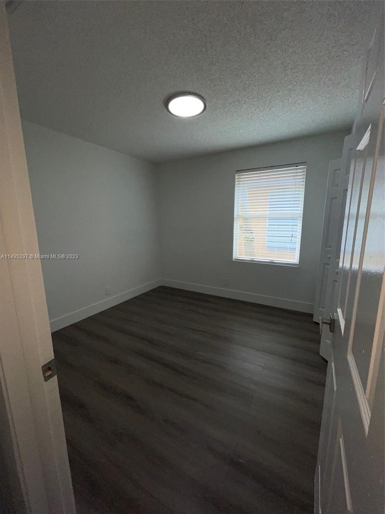 12220 Sw 203 St - Photo 15