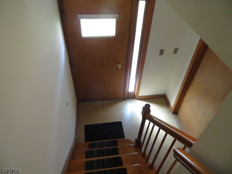 623 Bloomfield Ave - Photo 3