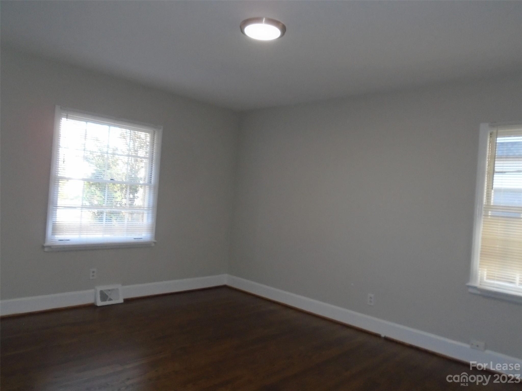 1408 Heather Lane - Photo 5