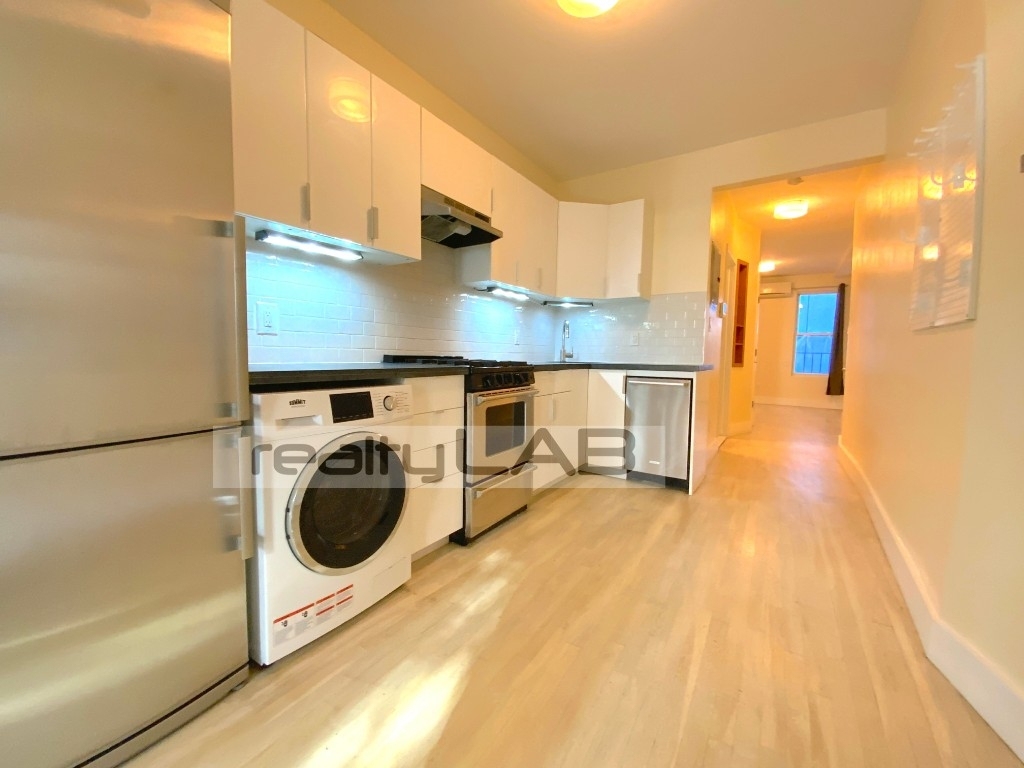 567 Vanderbilt Avenue - Photo 1