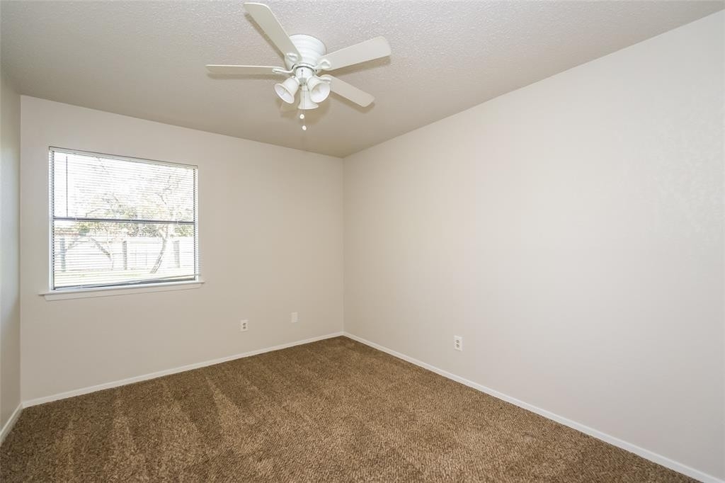 205 Daniels Court - Photo 11