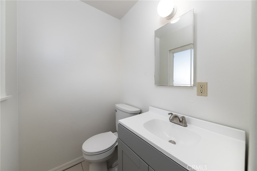 1495 N Blythe Avenue - Photo 17