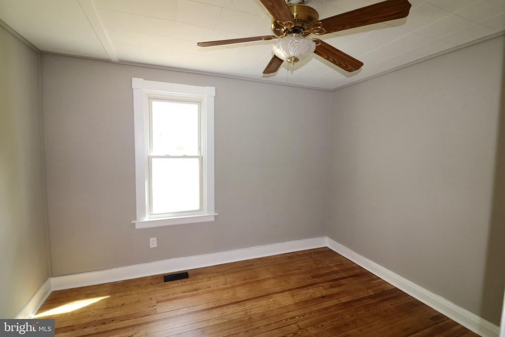 1057 Baltimore Annapolis Blvd - Photo 10