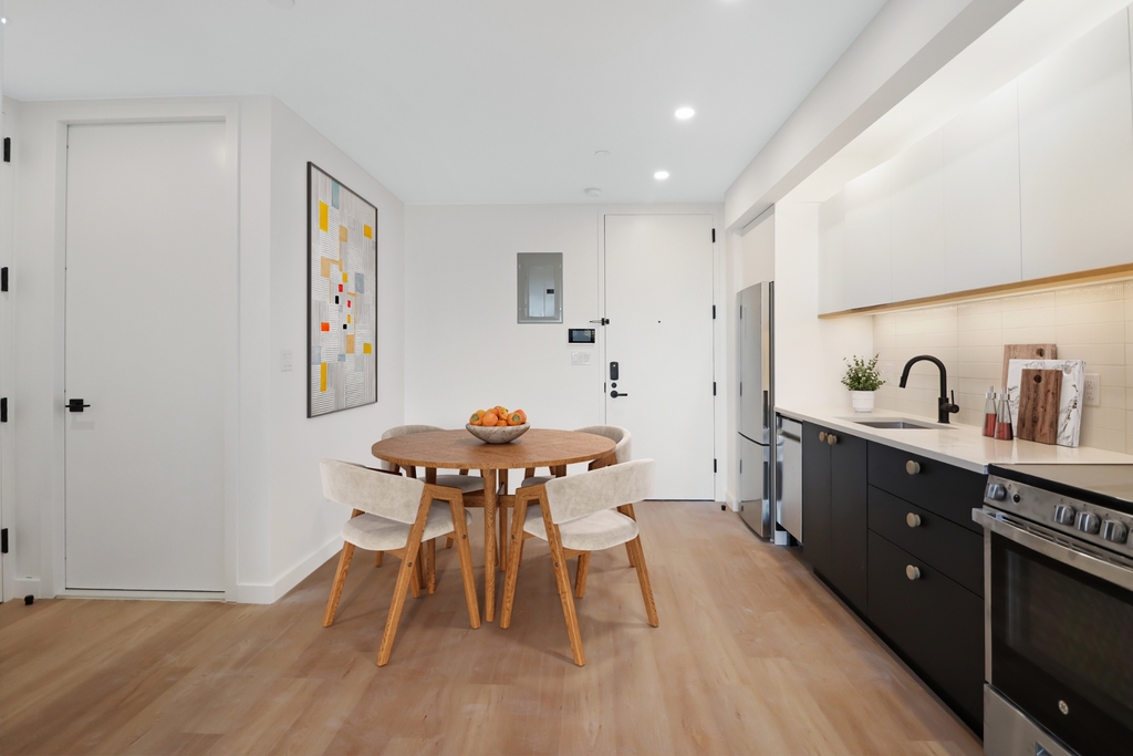 654 Madison Street - Photo 3