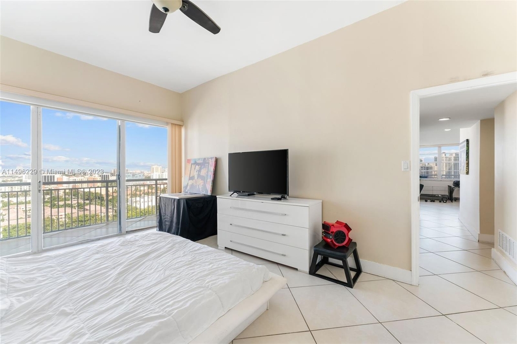 18081 Biscayne Blvd - Photo 10