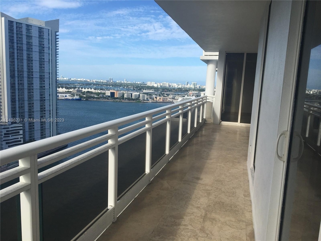 901 Brickell Key Blvd - Photo 0