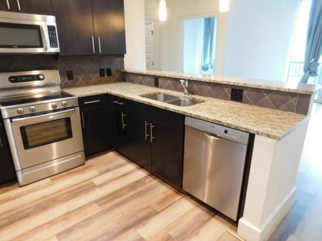 1080 Peachtree Street Ne - Photo 3