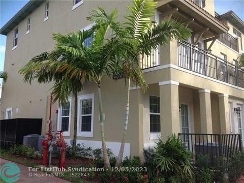 807 Sw 147th Ave - Photo 1