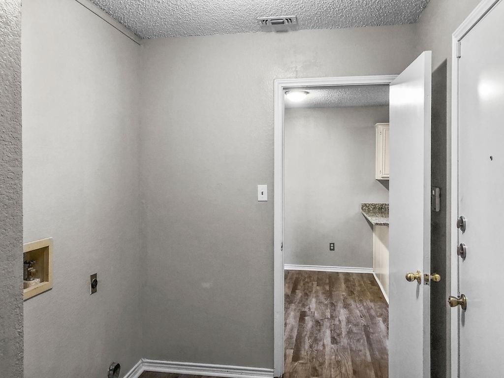 2706 Monthaven Drive - Photo 10