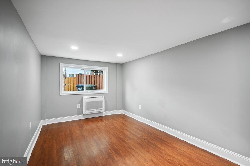 4608 Iowa Ave Nw - Photo 4