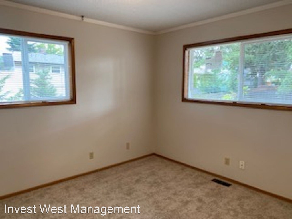 12307 Nw 36th Ave - Photo 2