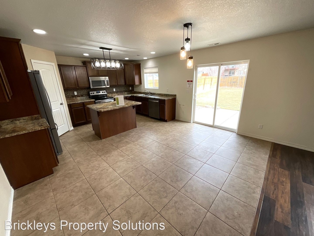 3760 Reindeer Cir - Photo 14