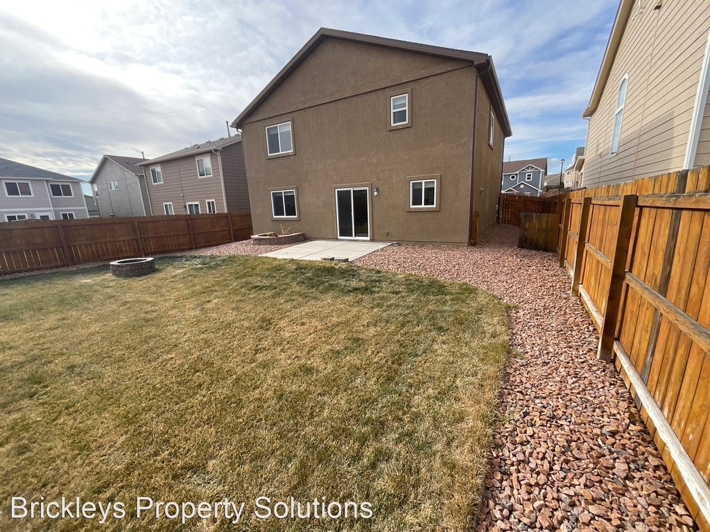 3760 Reindeer Cir - Photo 6