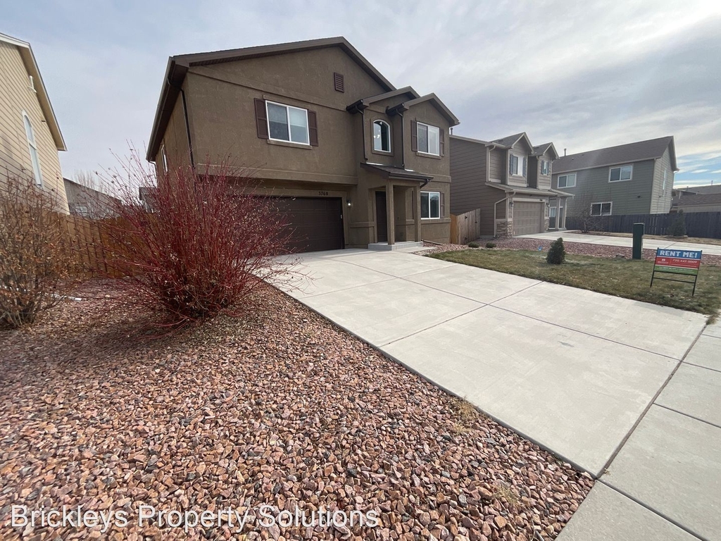 3760 Reindeer Cir - Photo 2