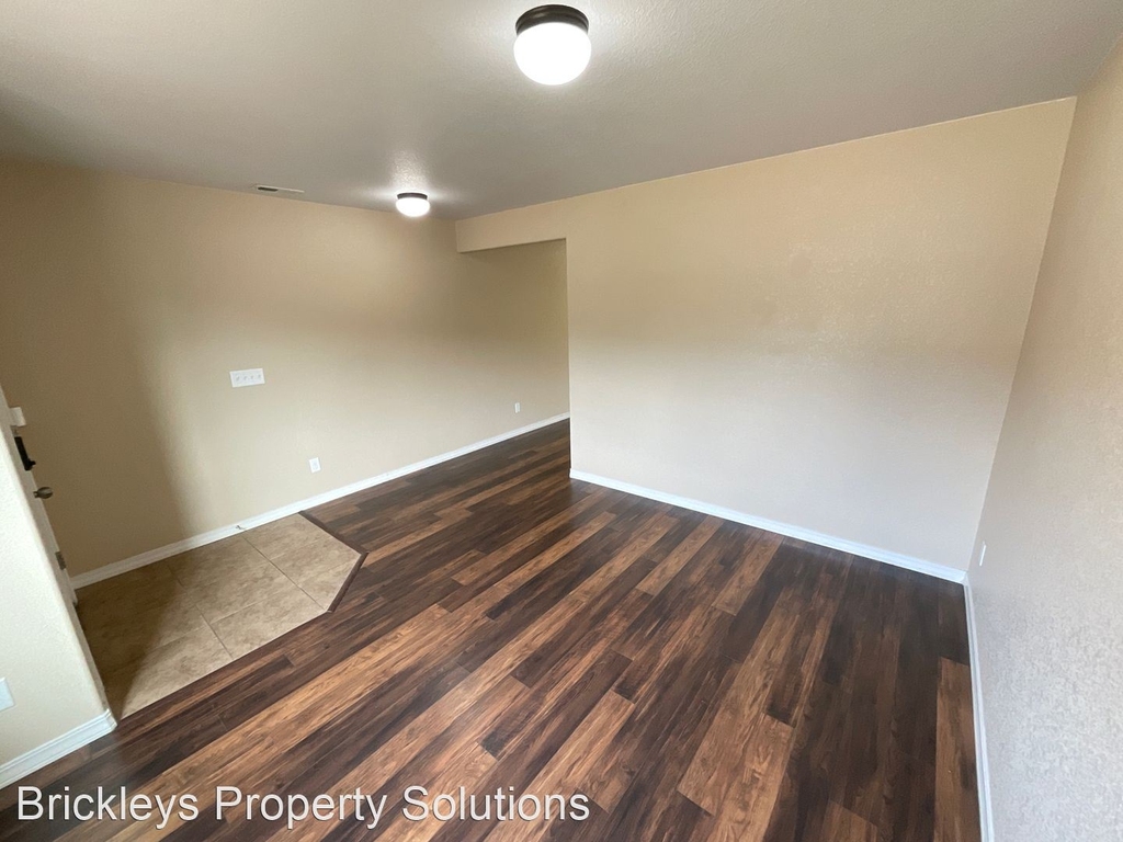 3760 Reindeer Cir - Photo 10