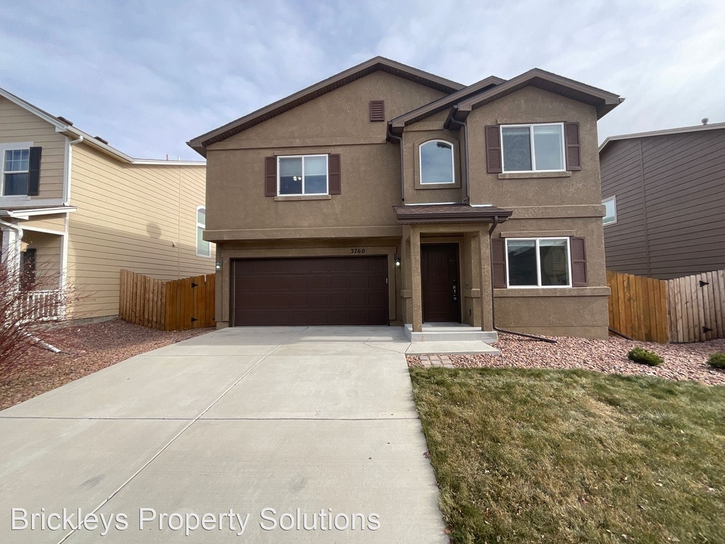 3760 Reindeer Cir - Photo 0