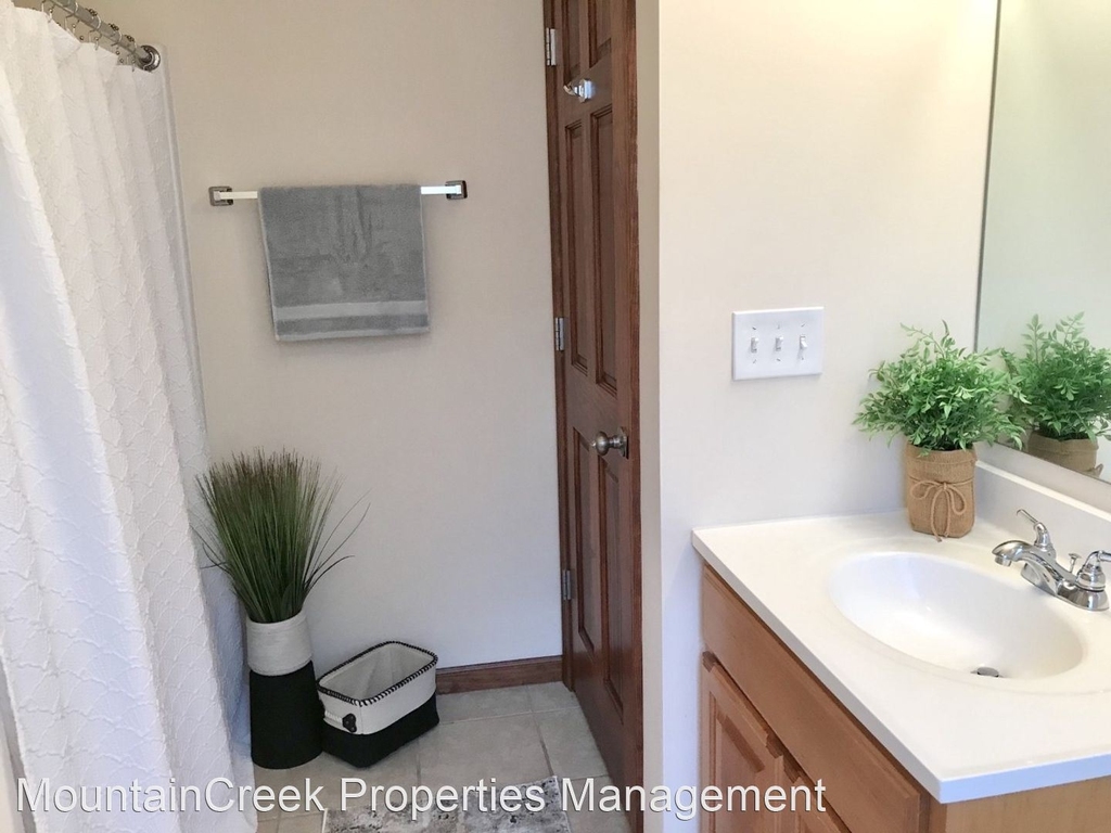 84 Silver Maple Ridge - Photo 2