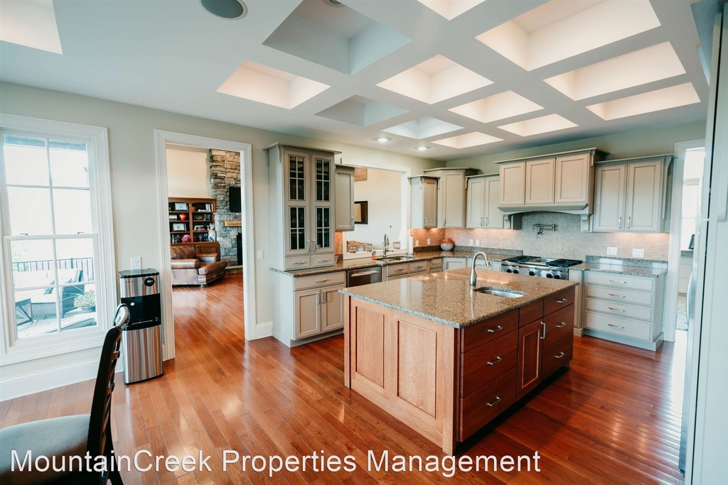 84 Silver Maple Ridge - Photo 64