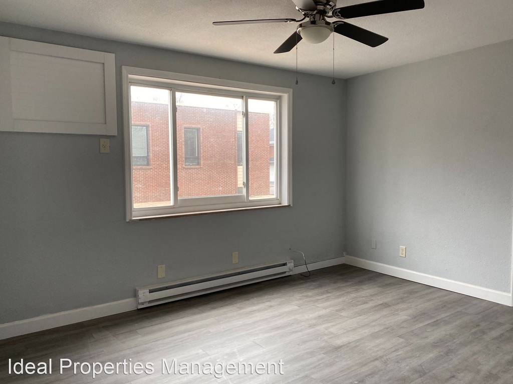 427 South Grand Avenue - Photo 2