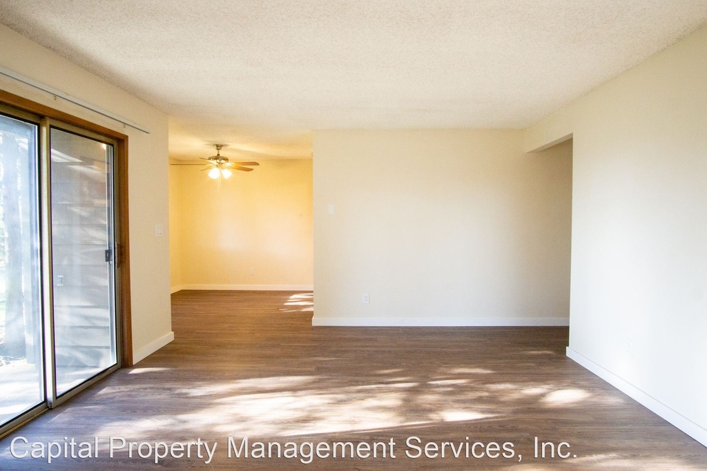 1075 Nw 123rd Ave - Photo 2