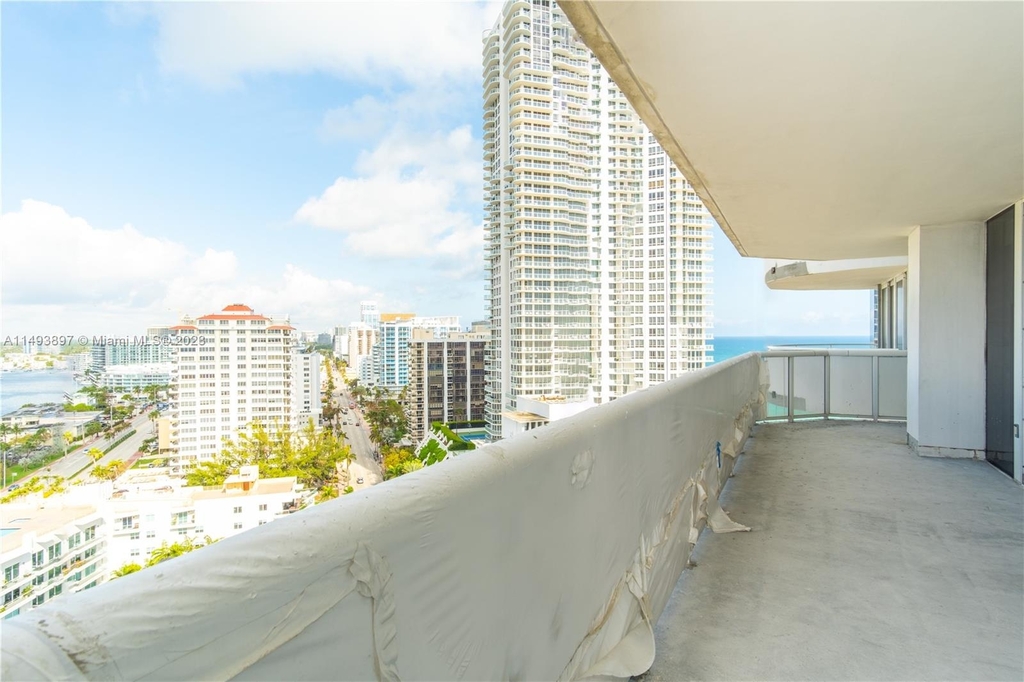 6301 Collins Ave - Photo 41