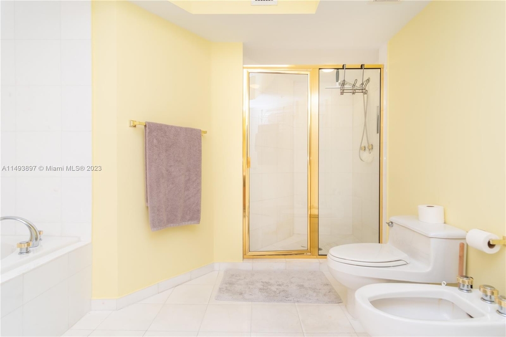 6301 Collins Ave - Photo 24