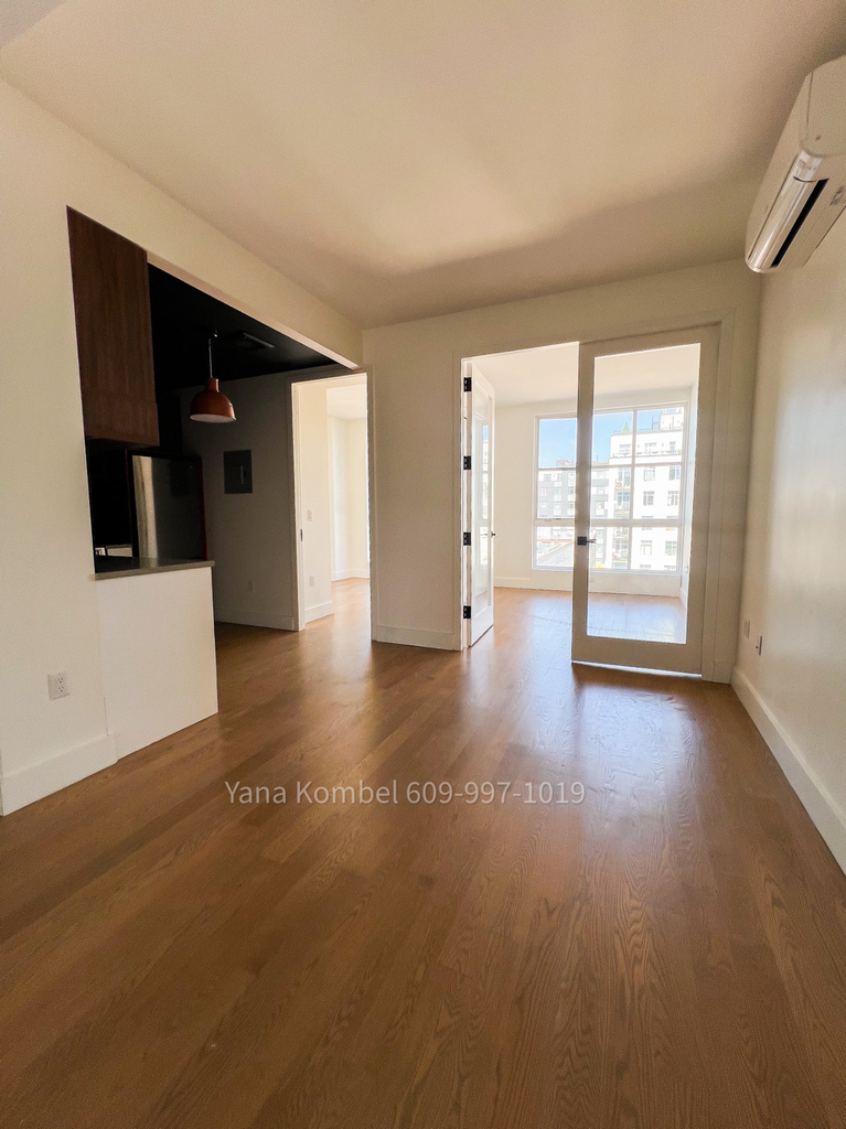 824 Lexington Avenue - Photo 1