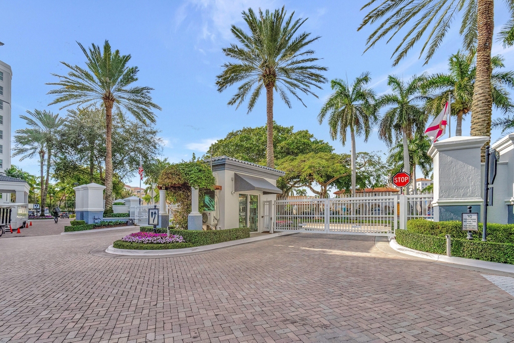 500 Se Mizner Boulevard - Photo 2