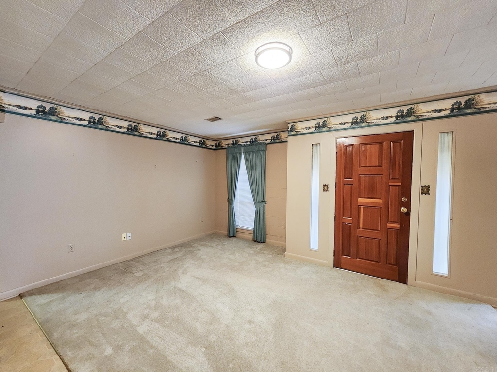 1402 Loberg Lane - Photo 4