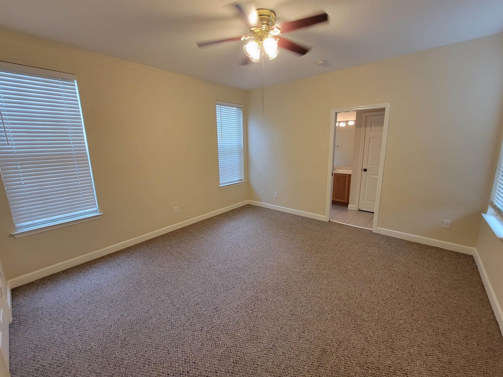 4247 Raleigh Way - Photo 9