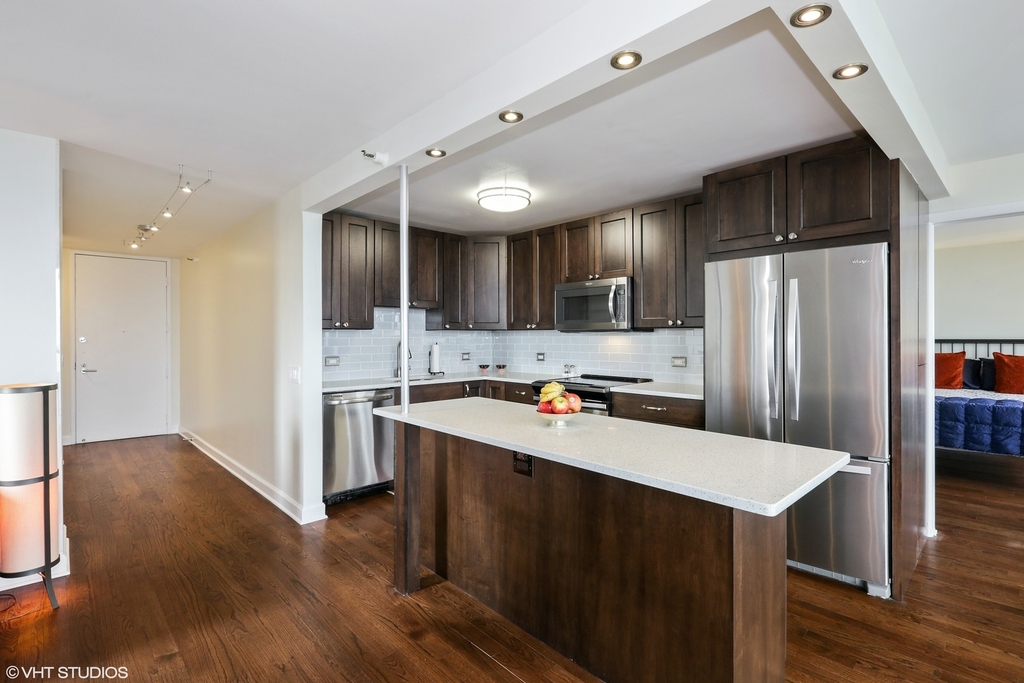 3660 N Lake Shore Drive - Photo 2