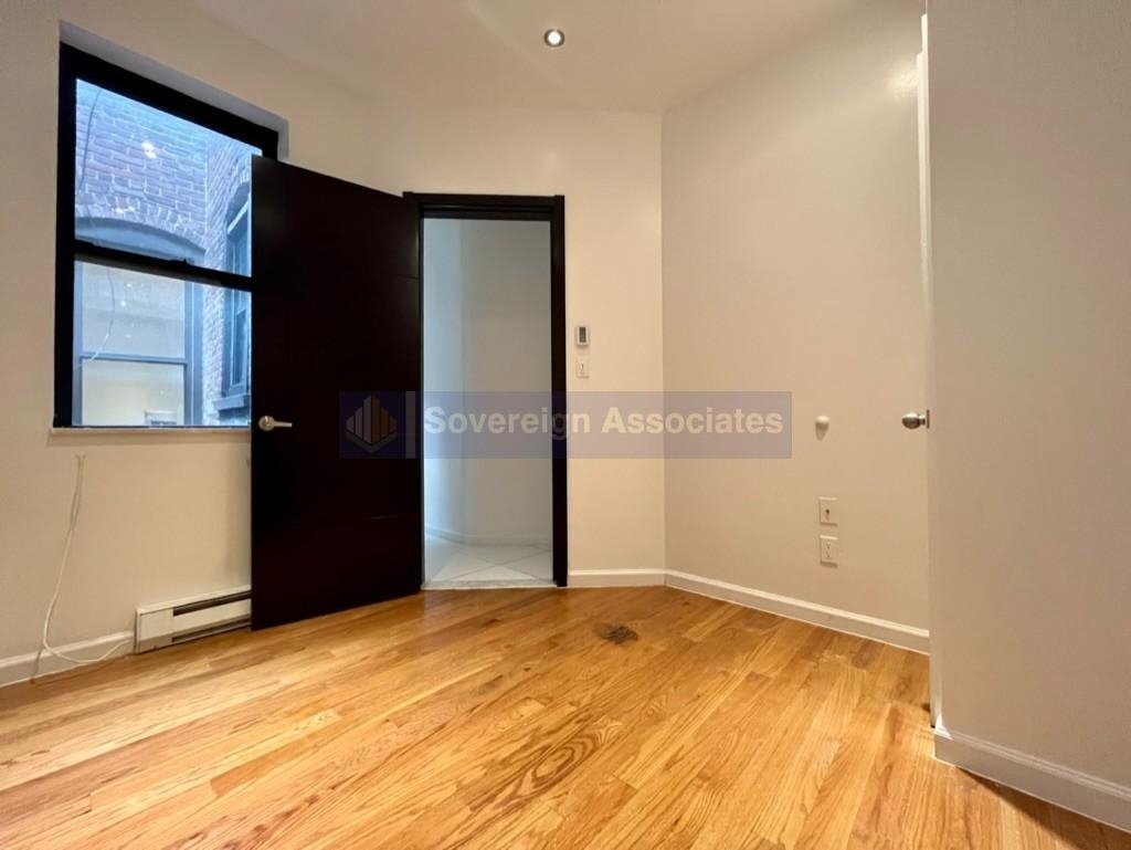 342 Manhattan Avenue - Photo 8