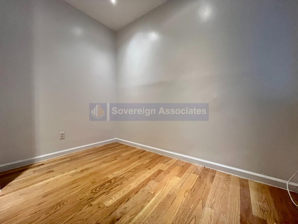 342 Manhattan Avenue - Photo 7