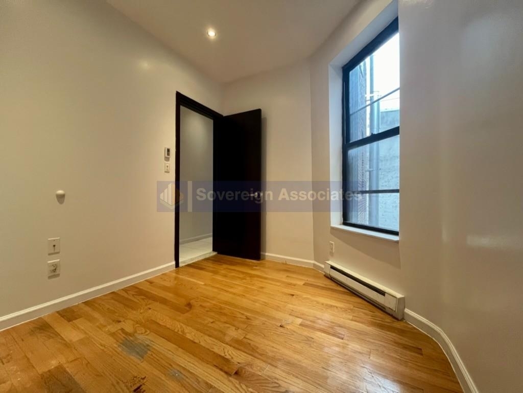 342 Manhattan Avenue - Photo 5