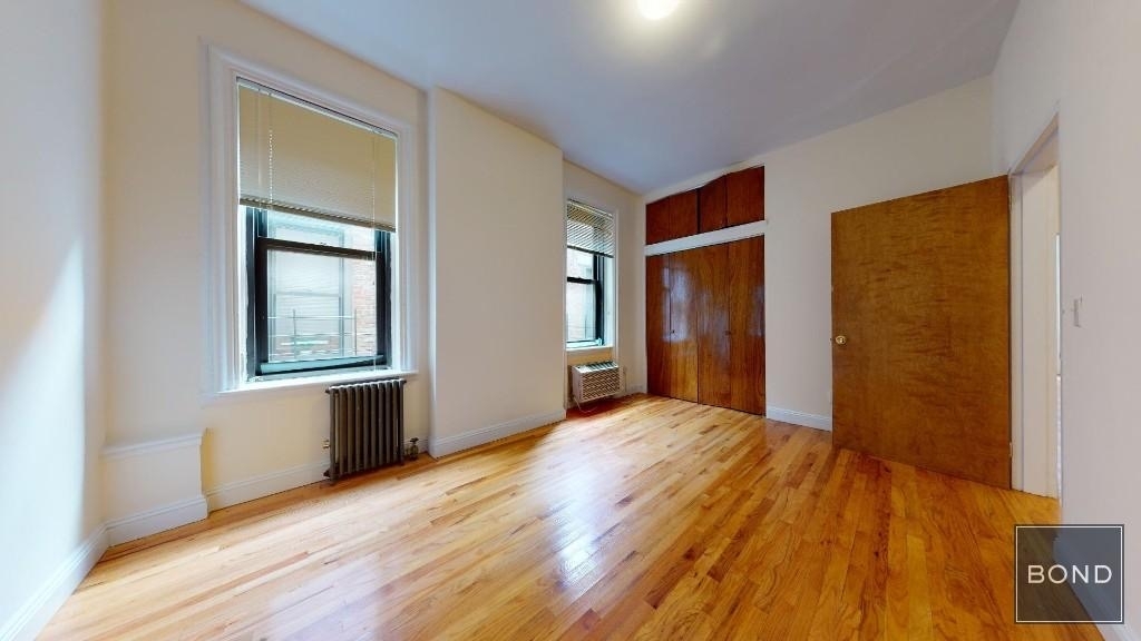 130 East 24th Street - Photo 3