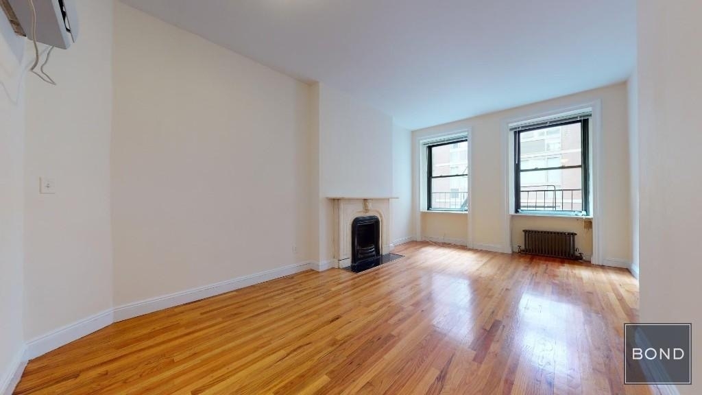 130 East 24th Street - Photo 5