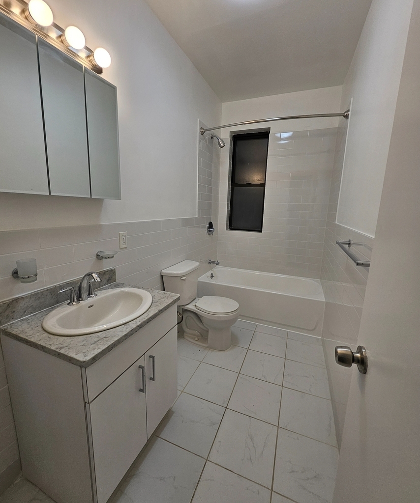 West 178th Street - Photo 11