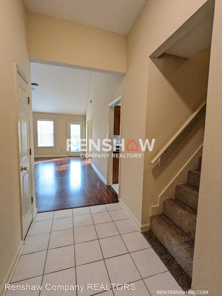 1400 River Bank Dr - Photo 2