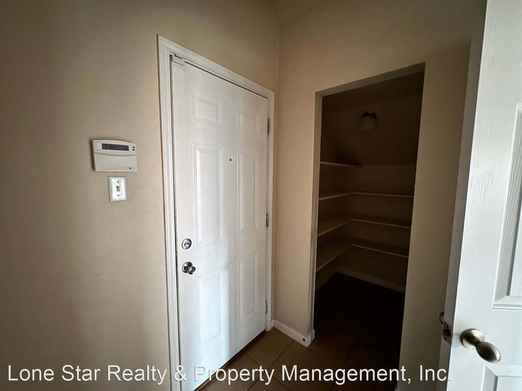 5615 Calcstone Dr - Photo 24